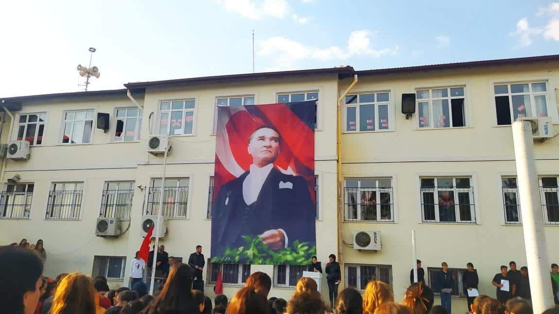 Atamızı Büyük Bir Özlemle Andık 